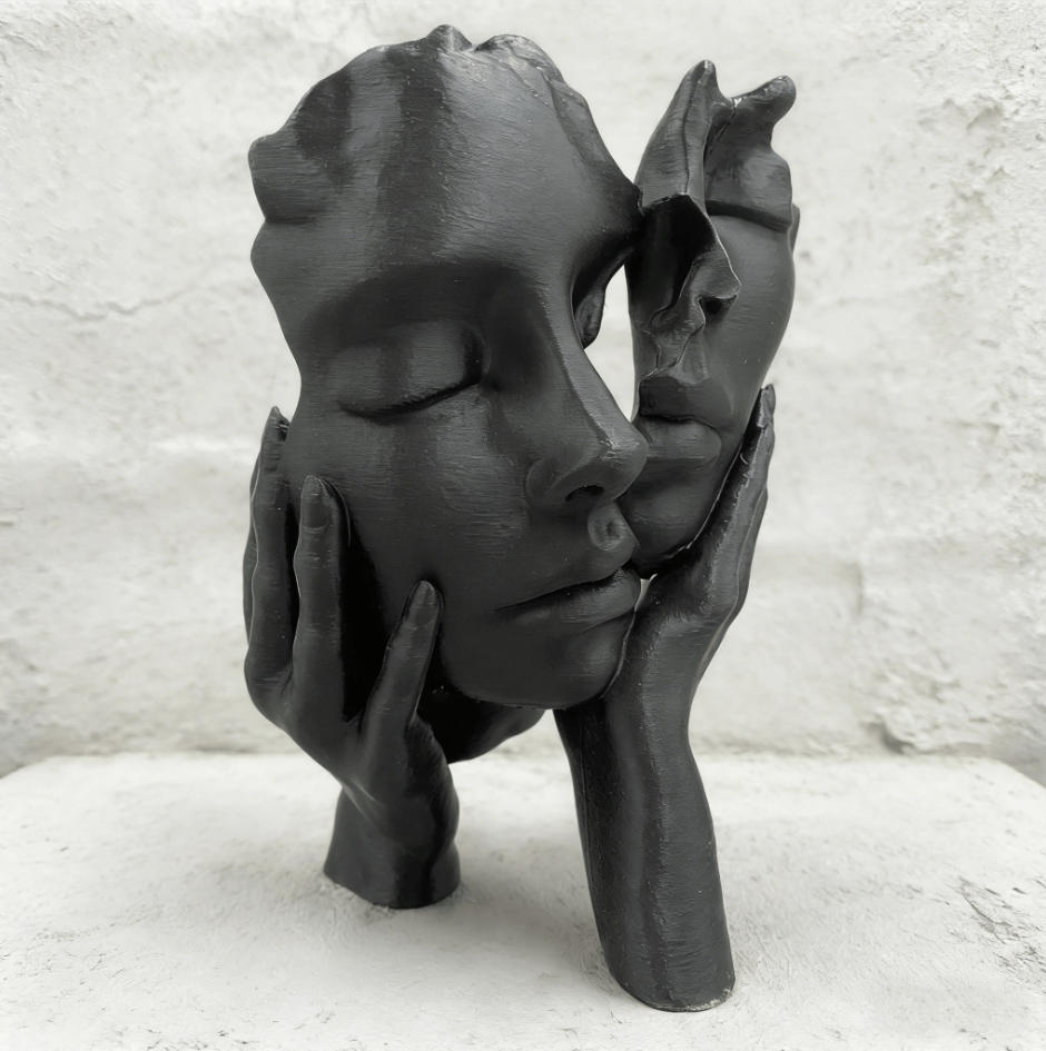 1pc Plastic Abstract Embrace S - Home Office Gif のレビューと価格